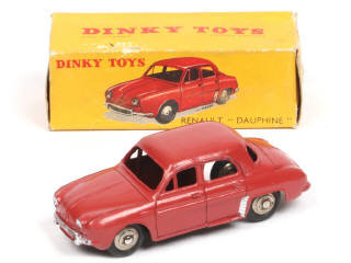 Lot 252 - DINKY TOYS (FRANCE) (1)