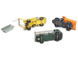 Lot 287 - DINKY TOYS (FRANCE) (3)