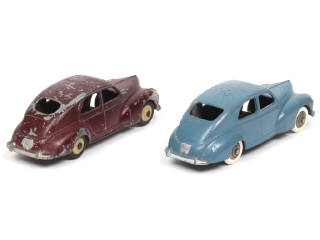 Lot 283 - DINKY TOYS (FRANCE) (2)