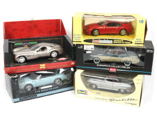 Lot 115 - DIVERS (5)