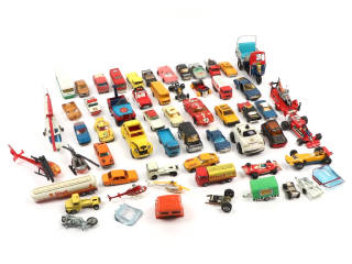 Lot 353 - DIVERS (55)