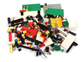 Lot 319 - LEGO (DANEMARK) (1)