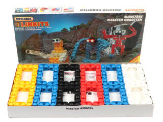 Lot 326 - DIVERS (4)