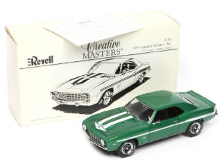 Lot 102 - REVELL (USA) (1)