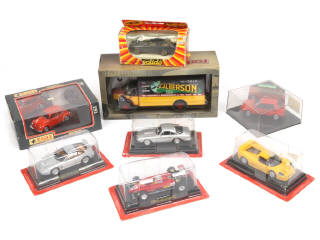 Lot 146 - DIVERS (8)