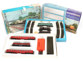 Lot 48 - DIVERS 'HO' (2)