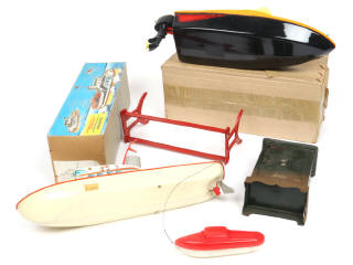 Lot 114 - DIVERS (4)