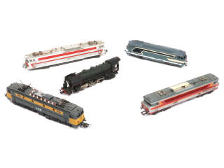 Lot 67 - DIVERS (HO) (5)