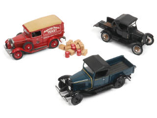 Lot 98 - DANBURY MINT (USA) (3)