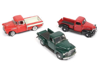 Lot 100 - DANBURY MINT (USA) (3)