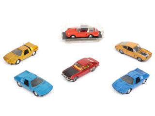 Lot 142 - DIVERS (6)