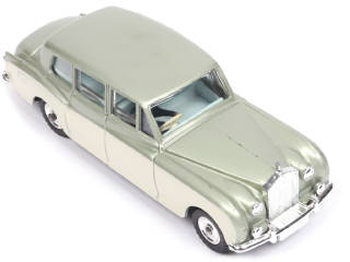 Lot 332 - DINKY TOYS (GB) (1)
