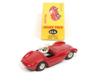 Lot 303 - DINKY TOYS (FRANCE) (1)