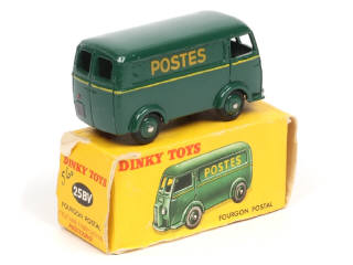 Lot 305 - DINKY TOYS (FRANCE) (1)