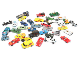 Lot 160 - DIVERS (37)