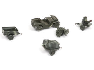 Lot 135 - DIVERS (4)