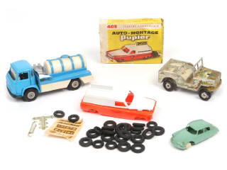 Lot 134 - DIVERS (4)