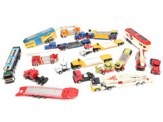 Lot 157 - DIVERS (23)