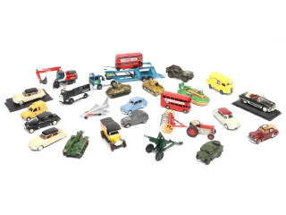 Lot 158 - DIVERS (24)