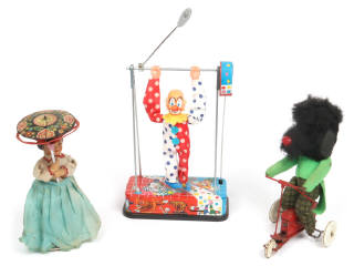 Lot 116 - DIVERS (3)