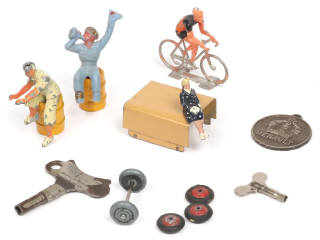 Lot 133 - DIVERS (14)