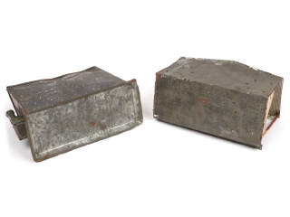 Lot 120 - DIVERS (2)