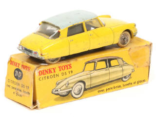 Lot 290 - DINKY TOYS (FRANCE) (1)