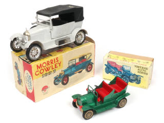 Lot 115 - DIVERS (2)