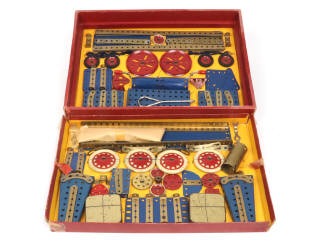 Lot 156 - MECCANO (FRANCE) (1)