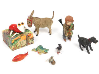 Lot 153 - DIVERS (8)
