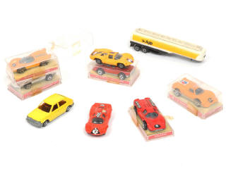 Lot 167 - DIVERS (9)