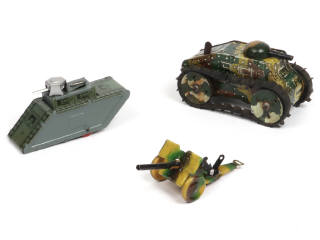 Lot 141 - DIVERS (3)