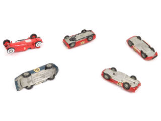 Lot 165 - DIVERS (5)