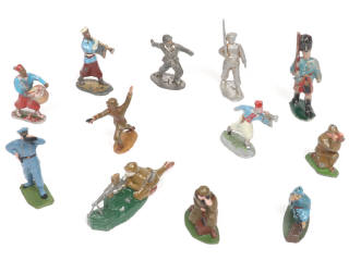 Lot 52 - DIVERS (12)