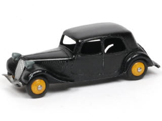 Lot 385 - DINKY TOYS (FRANCE) (1)