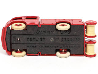 Lot 466 - DINKY TOYS (FRANCE) (1)