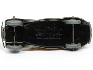 Lot 379 - DINKY TOYS (FRANCE) (1)