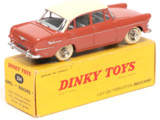 Lot 422 - DINKY TOYS (FRANCE) (1)