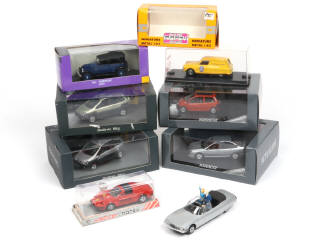 Lot 117 - DIVERS (8)