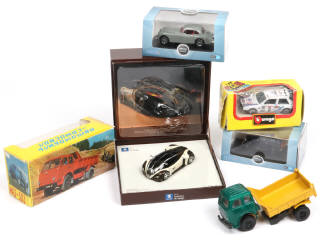 Lot 108 - DIVERS (5)