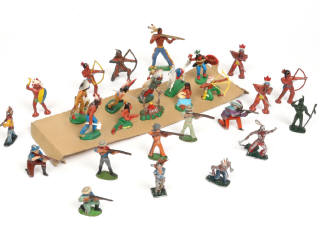 Lot 54 - DIVERS (28)
