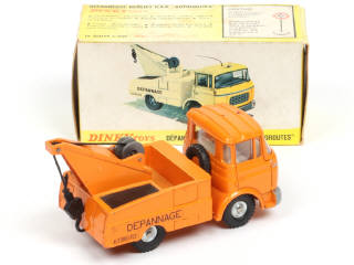 Lot 232 - DINKY TOYS (FRANCE) (1)