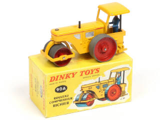 Lot 219 - DINKY TOYS (FRANCE) (1)