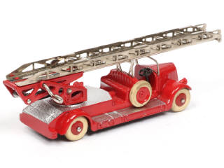 Lot 226 - DINKY TOYS (FRANCE) (1)