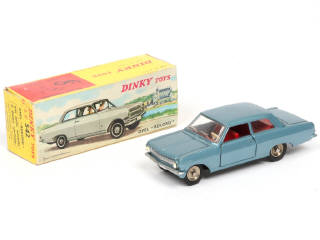 Lot 229 - DINKY TOYS (FRANCE) (1)