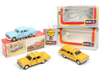 Lot 115 - DIVERS (URSS) (3)