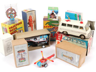 Lot 62 - DIVERS (11)
