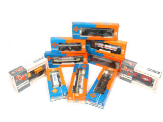 Lot 71 - DIVERS 'HO' (10)