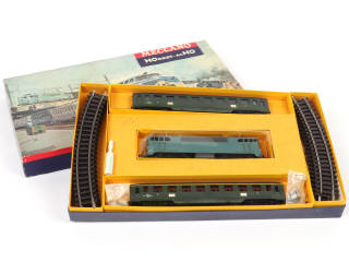 Lot 54 - HORNBY 'HO' (1)