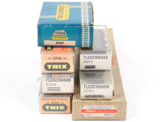 Lot 48 - DIVERS (HO) (7)